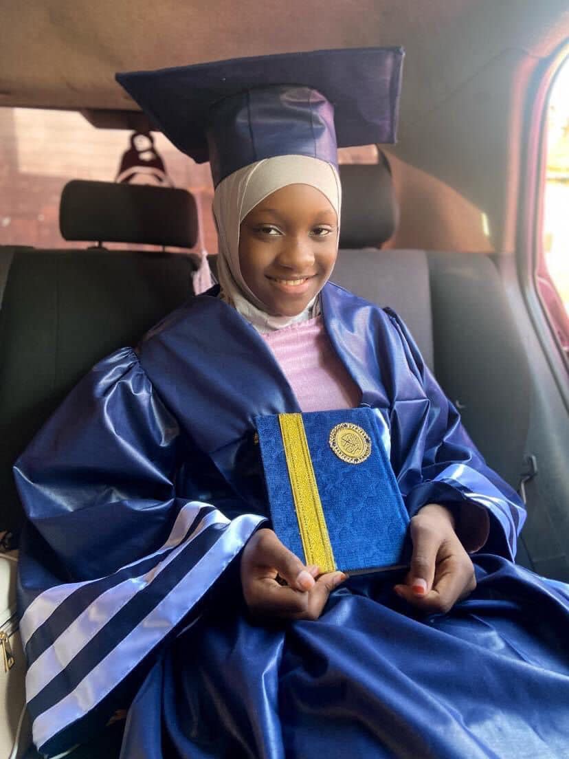 ModelLecitoyen's tweet photo. Sokhna diarra 11 ans et elle vient de mémoriser intégralement le Saint Coran yalla na borom bi barkel te degeu Lola Alkhourane té def la magou Islam https://t.co/XKzAzN3kRW