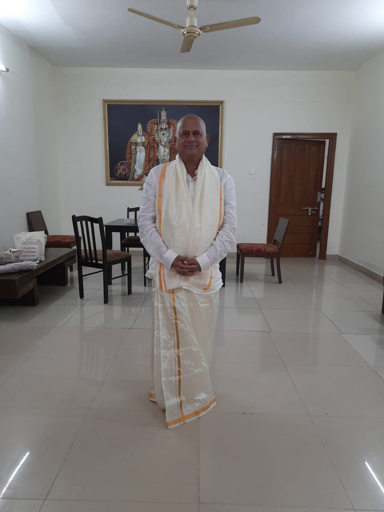 achyuta_samanta's tweet photo. Happy, light and comfortable - this is how i feel after ‘Mundan’ https://t.co/PcR65pAQ3s