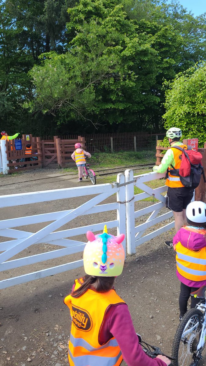 Mrs_Loves_Class's tweet photo. So proud of P3. Today was their last session of Bikeability. Here are some of the photos taken thanks to Mrs Hill @LVPSsportandPE @livivillagePS https://t.co/yWpF69N00n
