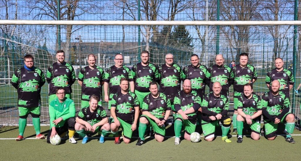 Get off the couch. 🛋

The Heavy Kickers are a football club from Germany for overweight people.🤗

Check out their Sponsoo profile if you want to support them. 💪

#sponsoo #sponsorship #sponsoring #sponsor #sportsmarketing #sports #football #heavykickers #team