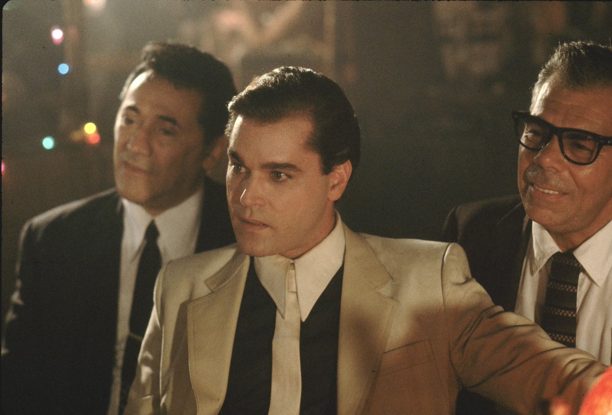 warnerbrosfr's tweet photo. "Aussi longtemps que je me souvienne, j'ai toujours rêvé d'être un gangster." 

Ray Liotta dans son rôle iconique pour Les Affranchis https://t.co/Czqup3ACkk
