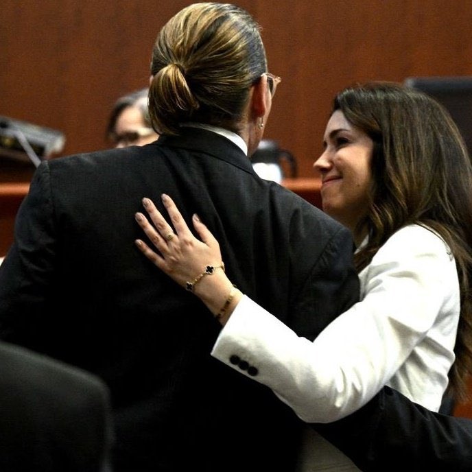 NikaTgn's tweet image. MI APOYO TOTAL A JOHNNY DEEP....LOS HOMBRES TAMBIÉN SUFREN VIOLENCIA..Creo que somos much@s los que estaremos con Jhony sea cuál sea el resultado !!
#JusticeForJohnnyDepp