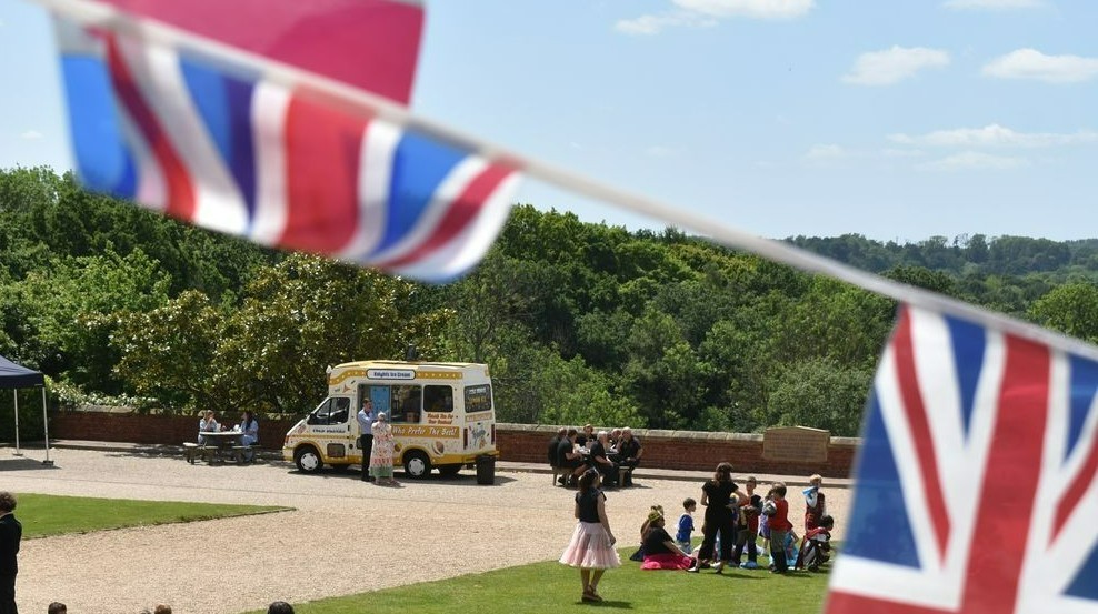 Ardingly College (@ardinglycollege) on Twitter photo Thanks to our Catering team for organising a whole school picnic and ice cream to celebrate the Queen's Jubilee #PlatinumJubileeCelebration #@ardinglydining Thanks to our Catering team for organising a whole school picnic and ice cream to celebrate the Queen's Jubilee #PlatinumJubileeCelebration #@ardinglydining