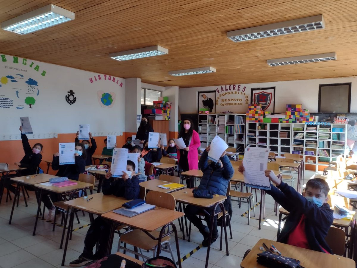 MisionFalucho's tweet photo. Recorrimos las costas del #Maule 🌊, y les preguntamos  a niñas y niños 👧🏻🧒🏻 de Pelluhue,Chanco y Constitución,sobre cómo se imaginan un videojuego que cuente la historia del #FaluchoMaulino de forma entretenida👾

Pronto @MisionFalucho 🛶, un
Proyecto financiado por @ciencia_cl https://t.co/9sfxdhklST