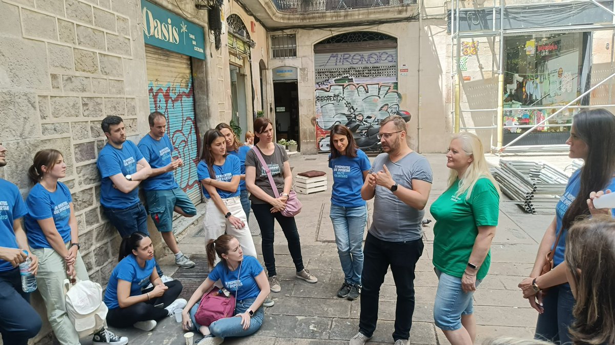 Yerroman's tweet image. ¡Momentos que importan!
@MercerSpain con Ukrania 🇺🇦
¡Qué nuestras manos trabajen la paz!

#mercercares #diadevoluntariado