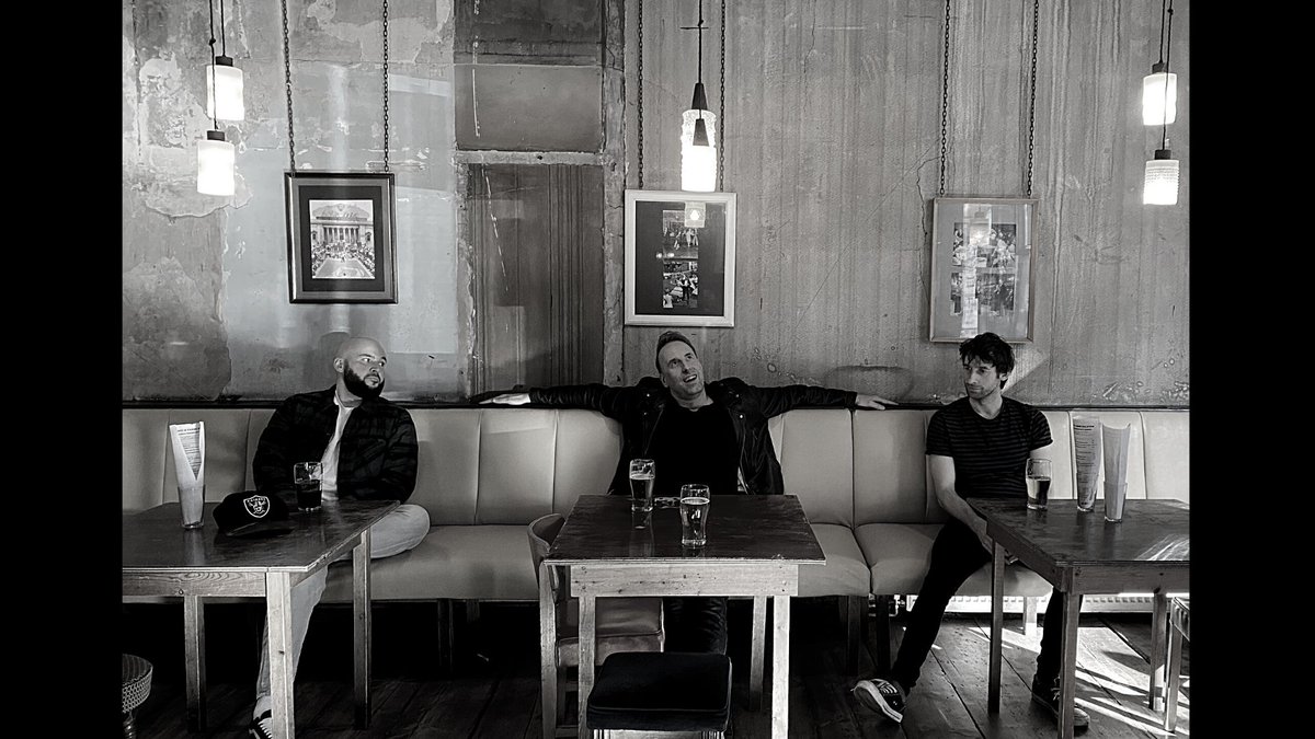engineerrecords's tweet photo. Barking Poets - New video and single 'Part of the problem' @BarkingPoets #BarkingPoets #camdenpunk #punkrockmusic #engineerrecords #audiounderground #partoftheproblem
https://t.co/pHauyDThC8 https://t.co/qJveTkDZPm