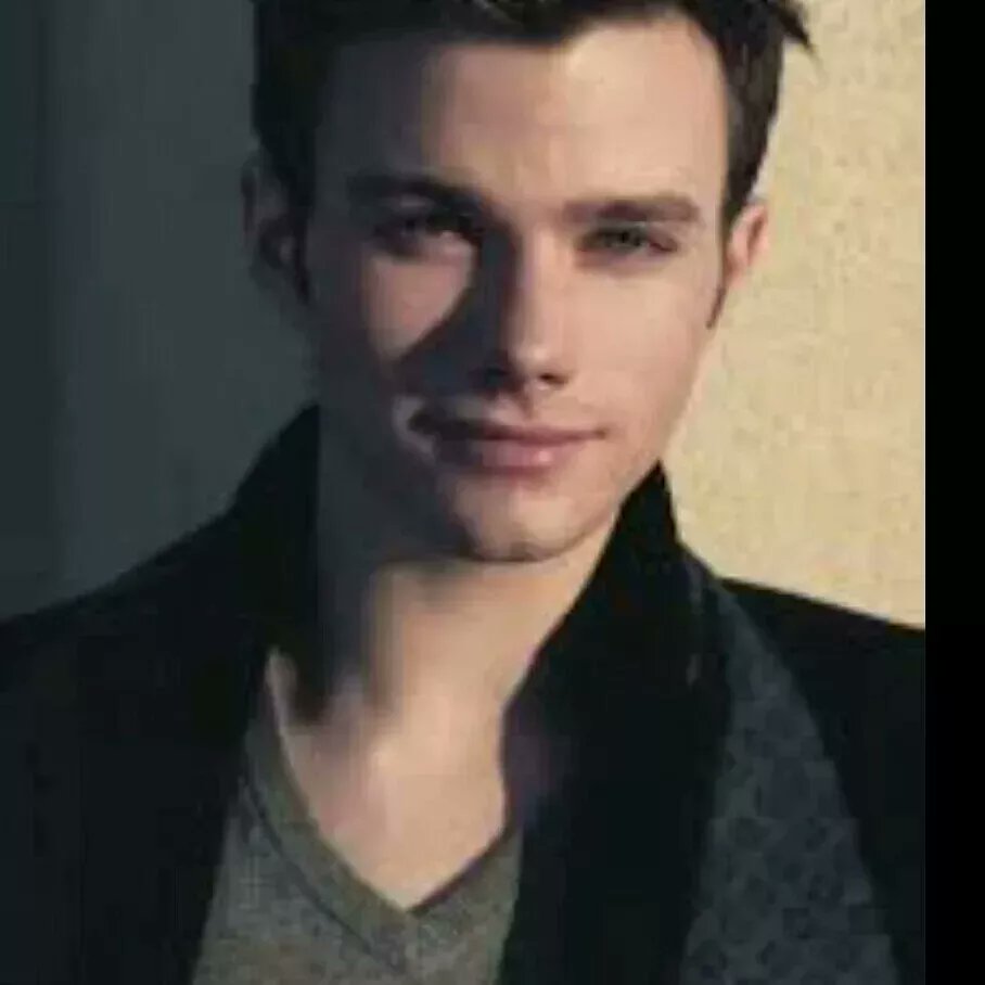 Happy 32 birthday to Chris Colfer hope you have the best day ever!       