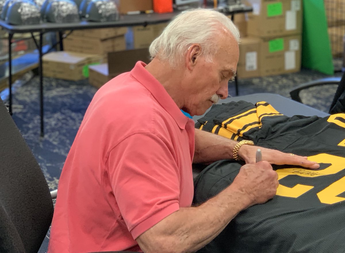 TotalSportsEnt's tweet photo. We're going to give a Rocky Bleier autographed jersey to someone who retweets this tweet and follows us!

We'll pick a winner on Tuesday 5/31! https://t.co/YiKrAIJlaL