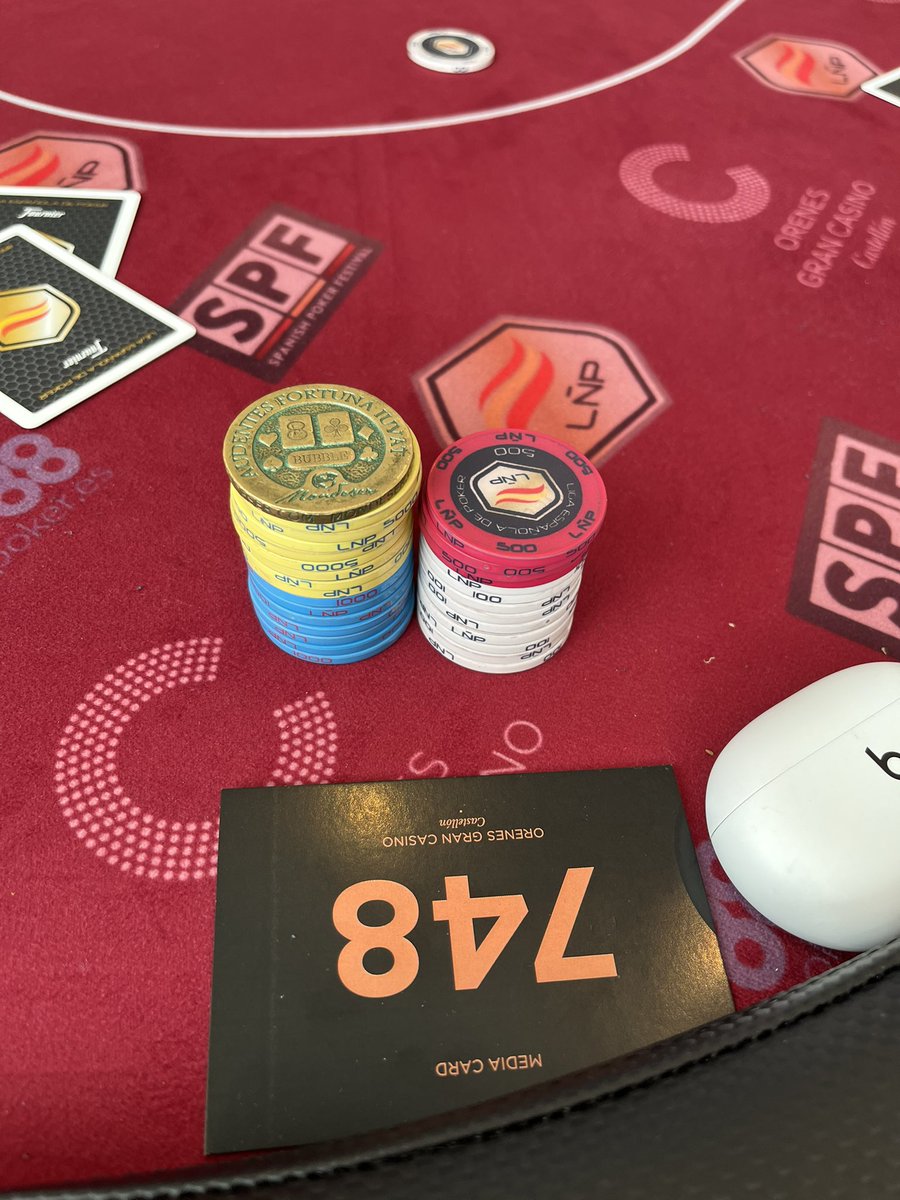 BUBBLEWOMAN8's tweet photo. Empezamos @festival_poker con la @ligaESpoker gl me
#BubbleHappy☘️☘️☘️ https://t.co/yrZckySkRG