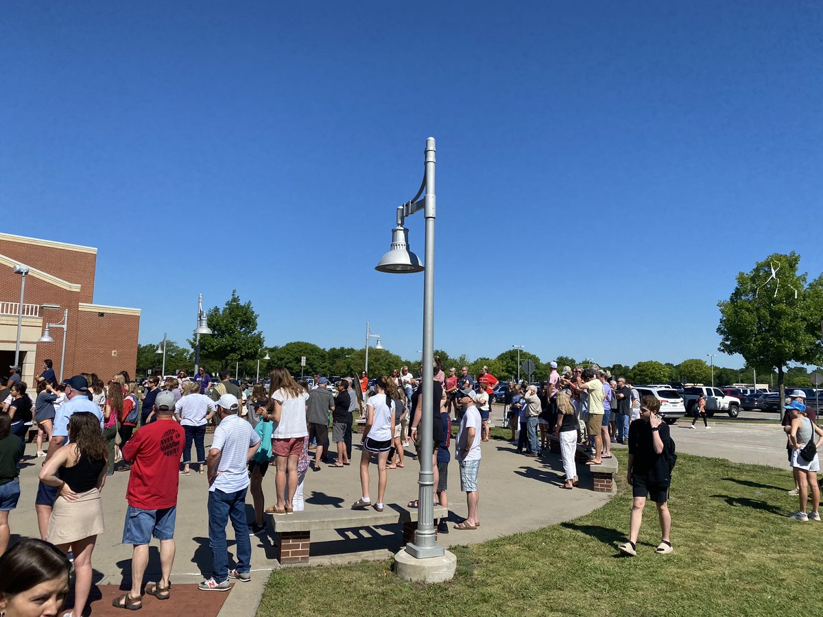 KParker_1975's tweet photo. Another great Lovejoy tradition #SeniorWalk #ThereIsOnlyOneLovejoy https://t.co/Lcat768utT