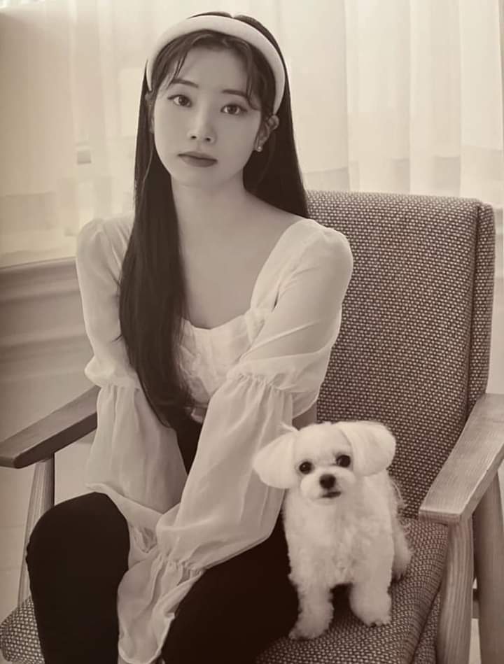 jisooyaaaz's tweet photo. Happy Birthday Love! 🤍 https://t.co/lvpvpSQIQn