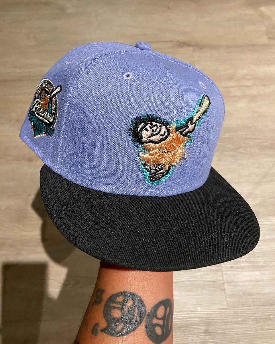 originalgoodstk's tweet photo. Lavender distressed swinging friars if your sizes: 7 5/8
1/2
1/4
7
Comment your size below to secure your cap. Were selecting 10 https://t.co/vsztMqRiXq