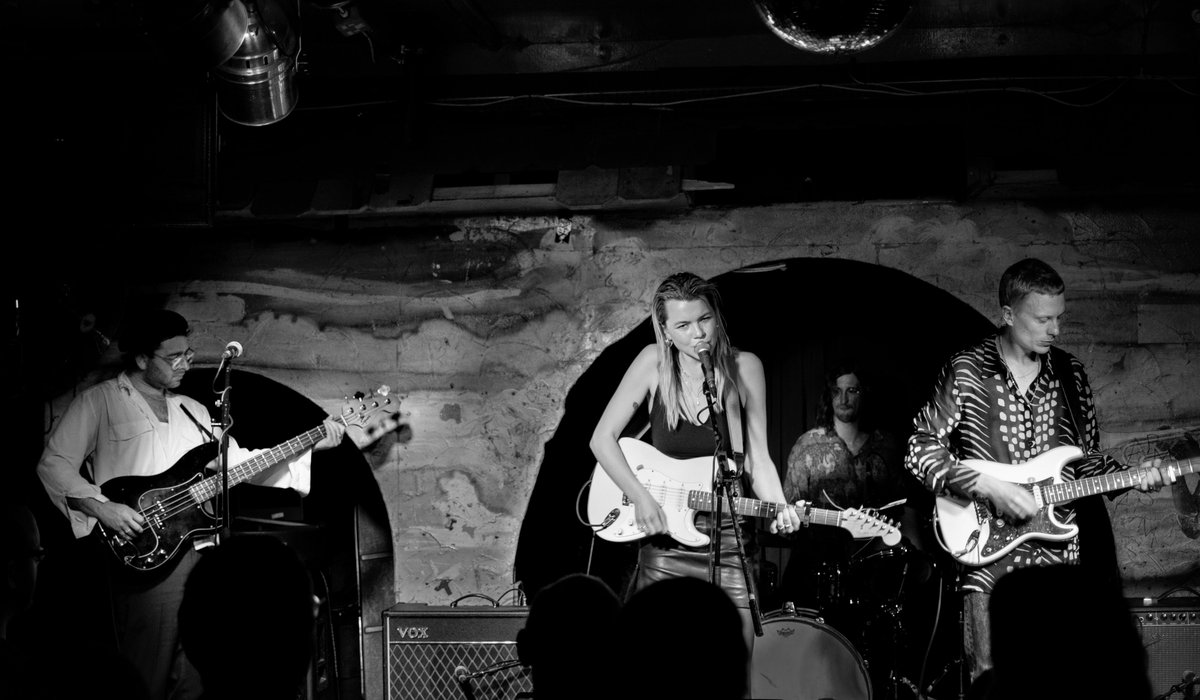 Snaps of @haterrmusic's set at the @ShacklewellArms last Wednesday 🌹 Listen to 'Sincere' now: fire-records.lnk.to/HaterSincereTW