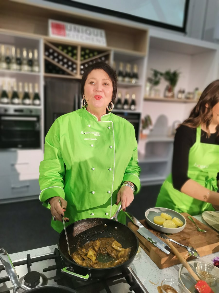 𝒞𝒽ℯ𝓇𝓎𝓁 tweet media