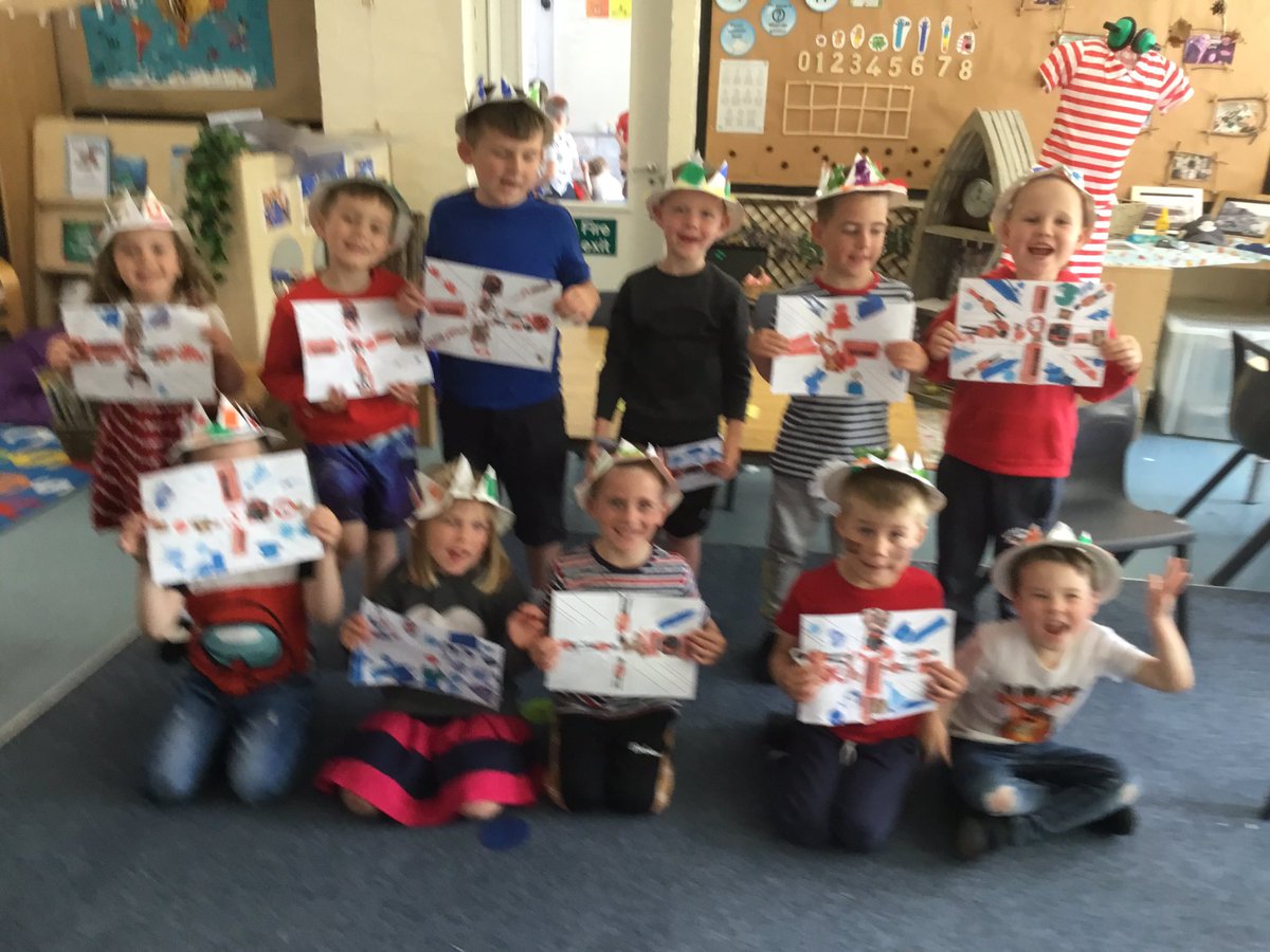 Class Oaks enjoyed making Biscuits and crowns for today’s Jubilee tea party.