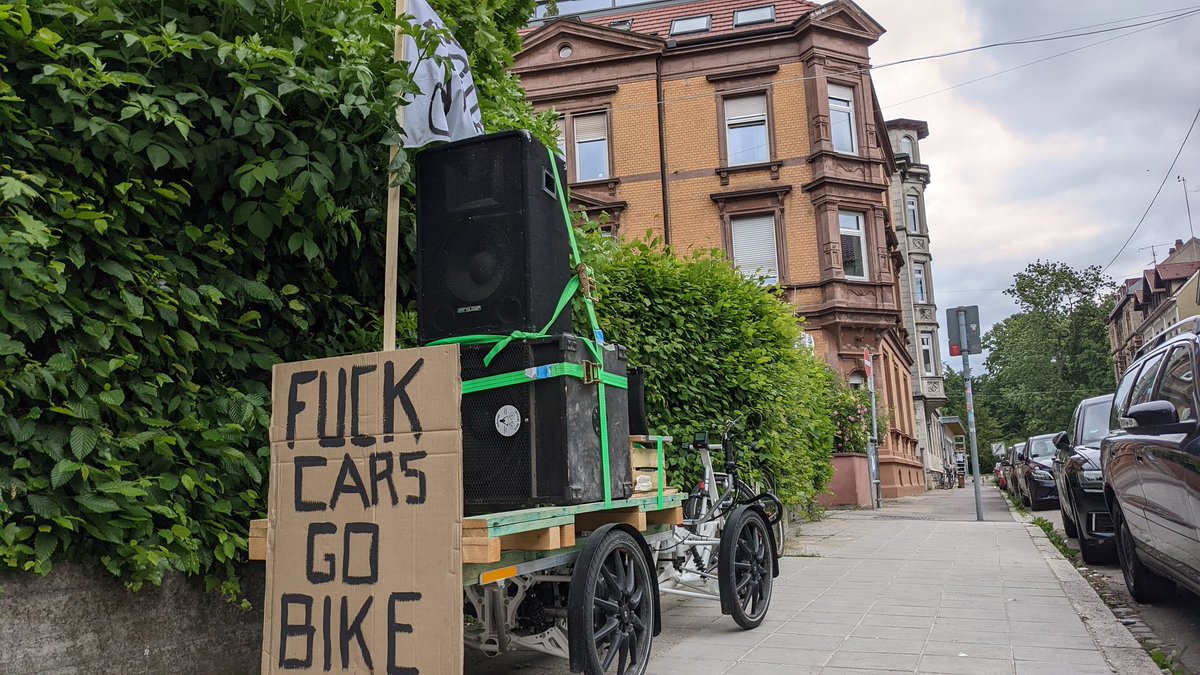 Heute scheint sich wieder was am Münsterplatz zusammen zu brauen.