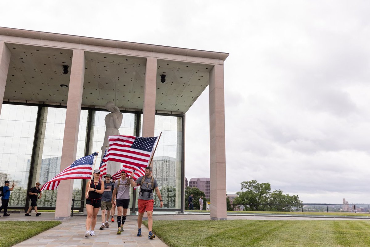 FreedomRuck's tweet photo. We’re off! #freedomruck #FR2022 @NavySEALfnd https://t.co/ruxKn0F2bf