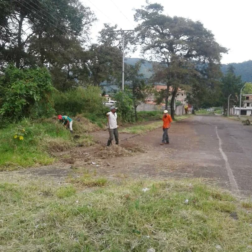 #27May 

En el marco del Quincuagésimo Cuarto Aniversario del E.T.I.A.C Tulio Febres Cordero📚, la Oficina de #IngenieriaMunicipal de <a href="/gestionayacucho/">Alcaldia Del Municipio Ayacucho.</a>✅ realizó la limpieza profunda en las adyacencias de tan prestigiosa institución 👏🏻 

#SiSePuede🟢🔴🟡 
#AyacuchoLimpio🧹