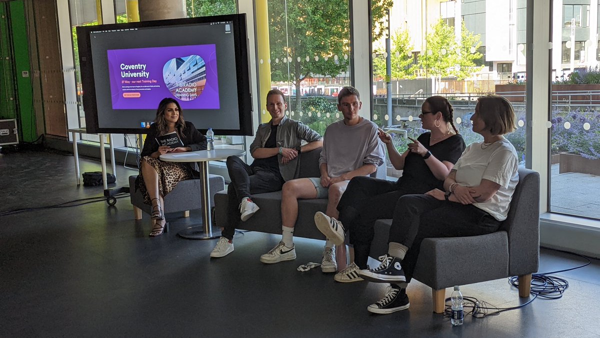 audioacademyuk's tweet photo. Back at The Tank stage, it's all things social media as we learn why a tweet may go viral. #RATraining https://t.co/U2Qb5DSGq9
