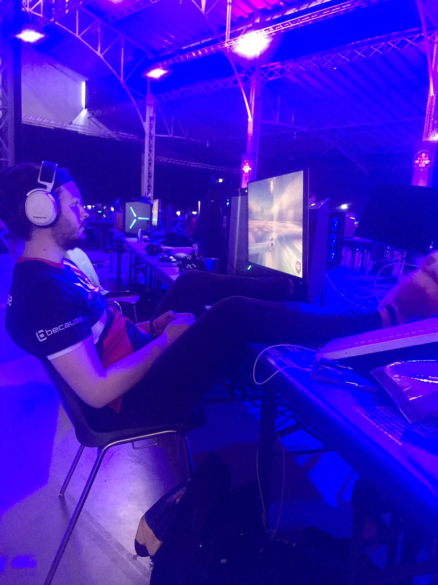 JarnoRL_'s tweet image. Rlcs in a bit ft. @FabiDerKrosse