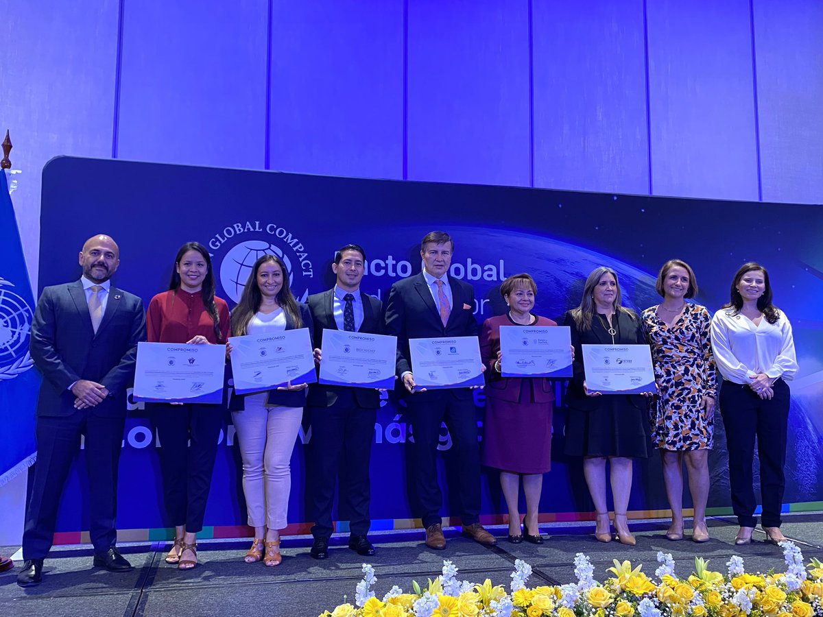 PactoGlobalEcua's tweet photo. El sector privado ha cobrado un protagonismo sin precedentes en el logro de los #ODS, por eso felicitamos a los nuevos miembros de la provincia del Guayas, por ratificar su compromiso voluntario con los #DiezPrincipios de Pacto Global y la #Agenda2030. 🤝
#UnidosPorUnPacto 🌏 https://t.co/K7hXDjgQyX