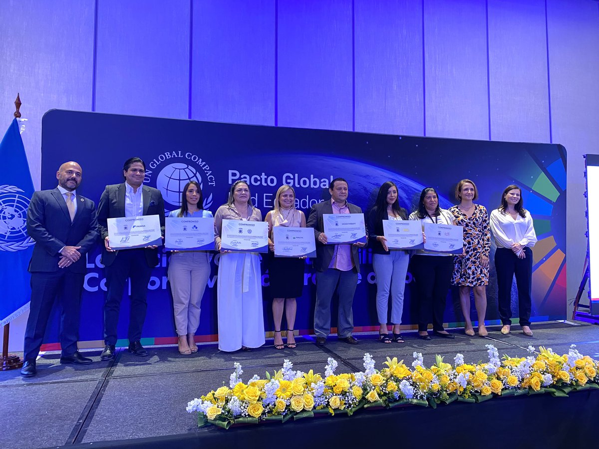 PactoGlobalEcua's tweet photo. El sector privado ha cobrado un protagonismo sin precedentes en el logro de los #ODS, por eso felicitamos a los nuevos miembros de la provincia del Guayas, por ratificar su compromiso voluntario con los #DiezPrincipios de Pacto Global y la #Agenda2030. 🤝
#UnidosPorUnPacto 🌏 https://t.co/K7hXDjgQyX