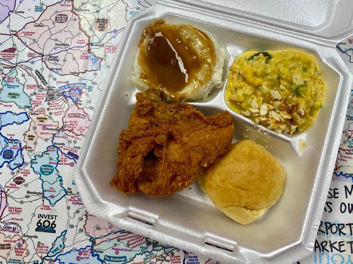 ExploreStanton's tweet photo. Shewwwwwww weeeee!!! This lunch from S&amp;J Food Mart has ready for the weekend…and maybe second helpings 🤤

Fill up your belly and your car in one stop!

549 E College Avenue
(606)663-7686

#Exit22
#ExploreStanton https://t.co/VIEY320HrT