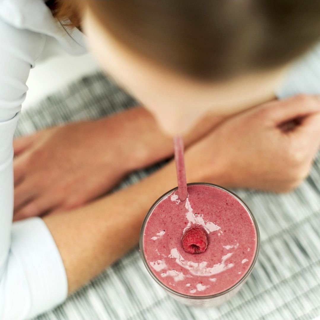 Is your smoothie supercharged? Mix in a dose of Jing Herbs powdered supplements to add a potent boost to your daily blend.
.
Restorative Berry Blend:
- 12 oz. coconut water
- 1 banana
- 1/2 cup raspberries
- 1/2 cup blueberries
- 1 tsp Pearl Powder
- 1 tsp Restore the Jing Pwdr