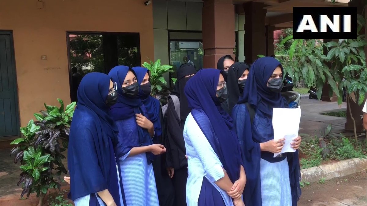 Falcon_eye__'s tweet photo. They not only ruin the education of these hijabi students,they also ruined the future of this country #INDIA,
Indeed, with hardship (will be) ease,
Stay strong my #HIJABI sisters
#ALLLAH always with us https://t.co/8LtadIHXl3