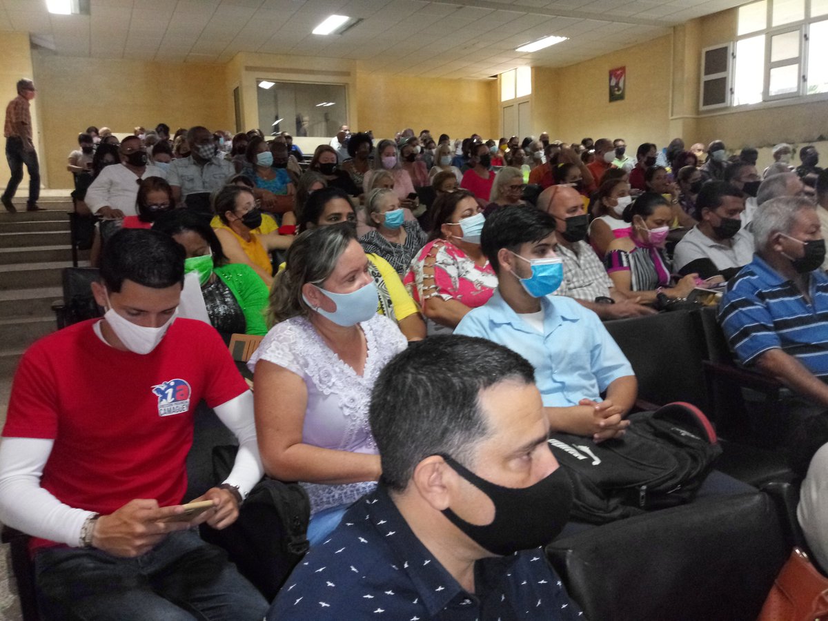 En Camagüey , Seminario Provincial de Preparación de cuadros y funcionarios, con la presencia de Federico Hernández Hernández, 1er Secretario del PCC, la Vicegobernadora y el VM, Eugenio González Pérez. <a href="/elsa_ena/">Ena Elsa Velázquez Cobiella</a> <a href="/JLperdomo28/">JL</a>