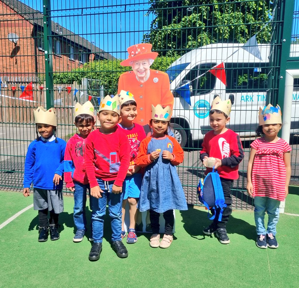 CSmithArkTindal's tweet photo. We had a wonderful celebration this afternoon to mark The Queen's Platinum Jubilee! #ArkCelebrates #TindalCelebrates #TeamTindal @arktindal https://t.co/Q4z5DGsc3J