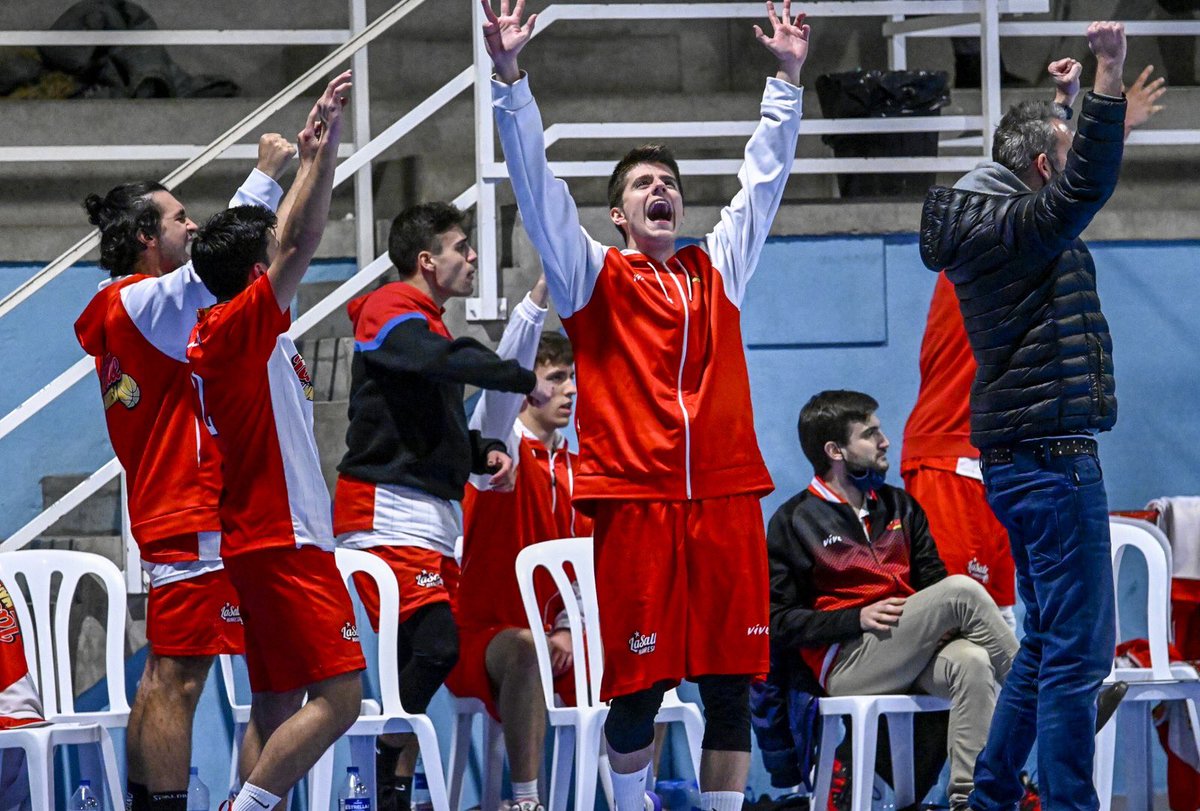 basquetsalle's tweet photo. 🔴⚪️ FASES SÉNIOR A

🏀💪🏼 Emocions i sentiments d’alguns dels millors moments de la temporada. Demà tenim ganes de poder-los viure al vostre costat en EL PARTIT DE L’ANY.

‼️📣 Demà us necessitem al pavelló a les 19:30h a tots/es per estar al costat de l’equip!!! #somsalle https://t.co/eA9VKma2VR
