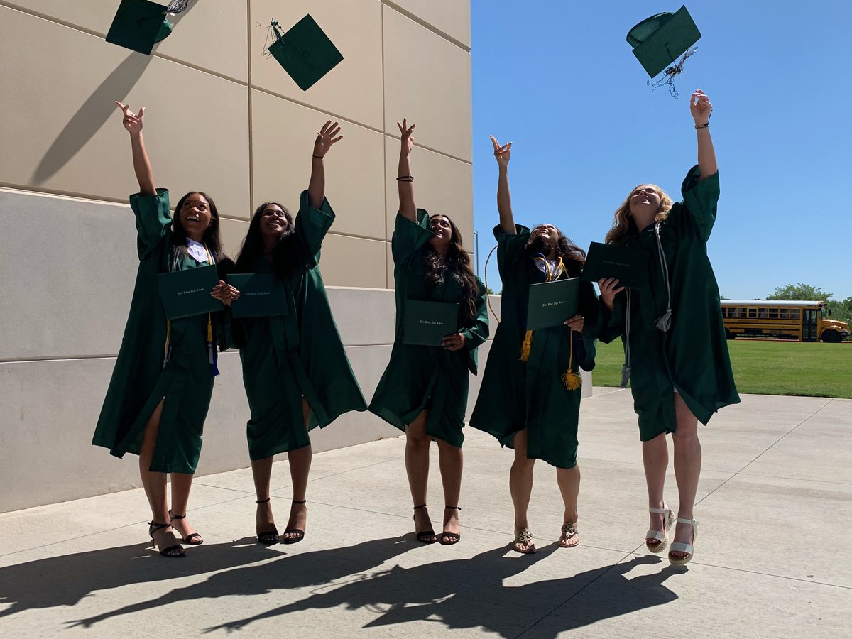 These 5 amazing seniors walked the stage this morning after a 12-2 win last night to put them 1 game away from state!!! Sending safe travels as our very own <a href="/CoachAJSheppard/">AJ Sheppard</a> drives them back!  Let’s get the job done ladies!!  #lakeridgesb #stayhungrystayhumble #STATERIDGE