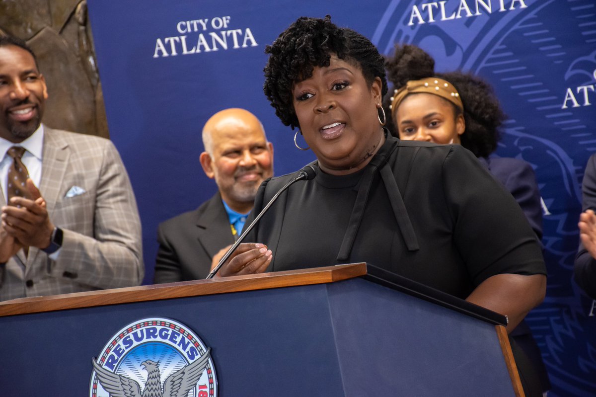 CityofAtlanta's tweet photo. Mayor @Andreforatlanta officially launched the City’s Summer Youth Employment with its first Signing Day. At the event, Mayor Dickens was joined by employer partners to accept the challenge of providing employment opportunities to 3K youth this summer. https://t.co/Bw0xkdXkhv https://t.co/o9GtEtJGHM