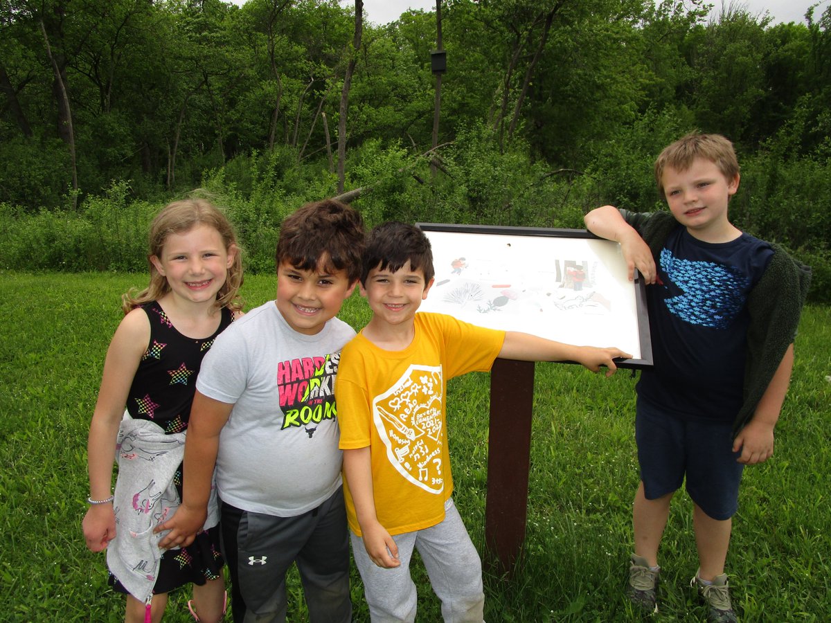 Where is the best place to read?  Anywhere!  The Storybook Trail during library class?  Yes, please! #BPSLibraries <a href="/Beverly_Bobcats/">Beverly Elementary</a> <a href="/baldwinlib/">Baldwin Library</a>