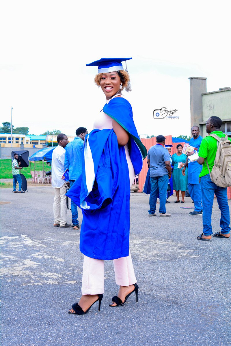 Daylight077's tweet photo. Finally! Nurse Oluwarotimi (RN, RM, RPHN,BNSc LAUTECH).God is great. https://t.co/j5c1KegK1Y