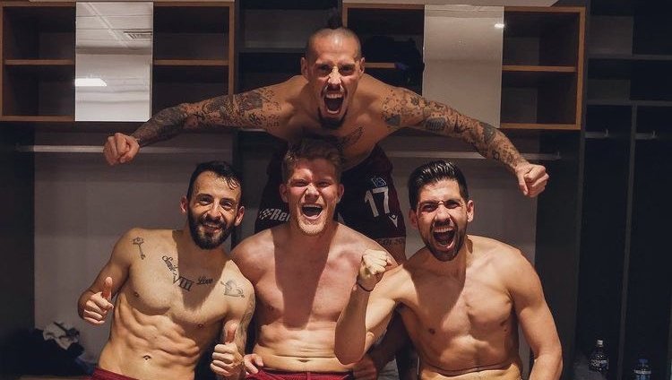 BÜTÜN TRABZONSPOR TARAFTARLARI TAKİPLEŞİYOR

Beni takibe alan tüm Trabzonspor'lu Taraftarlarımızı anında takibe alıyorum. Bu tweeti beğenip RT atarak bana destek olursanız daha çok fazla kitleye ulaşırız. DESTEK ✍️

#TrabzonsporlularTakipleşiyor