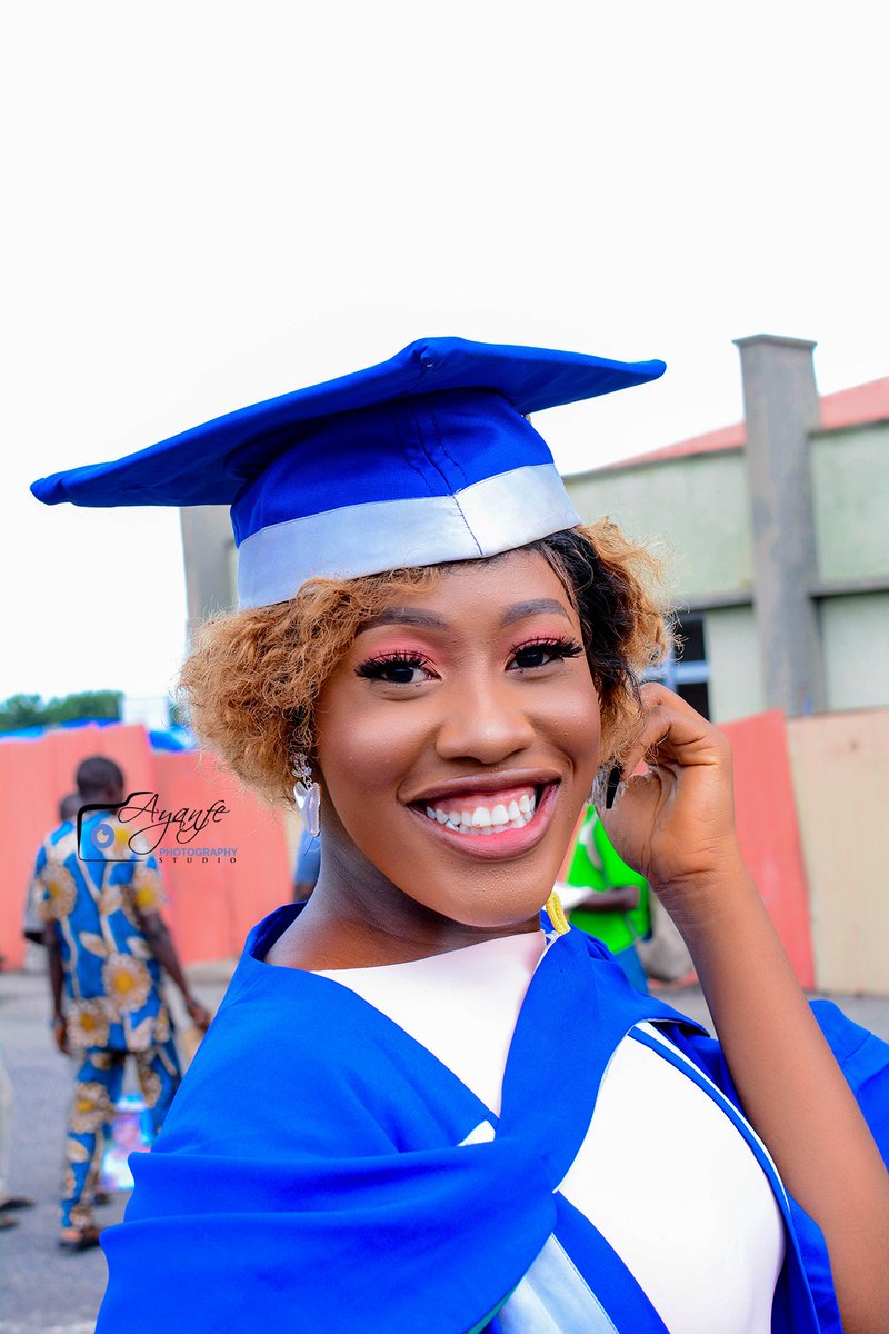 Daylight077's tweet photo. Finally! Nurse Oluwarotimi (RN, RM, RPHN,BNSc LAUTECH).God is great. https://t.co/j5c1KegK1Y