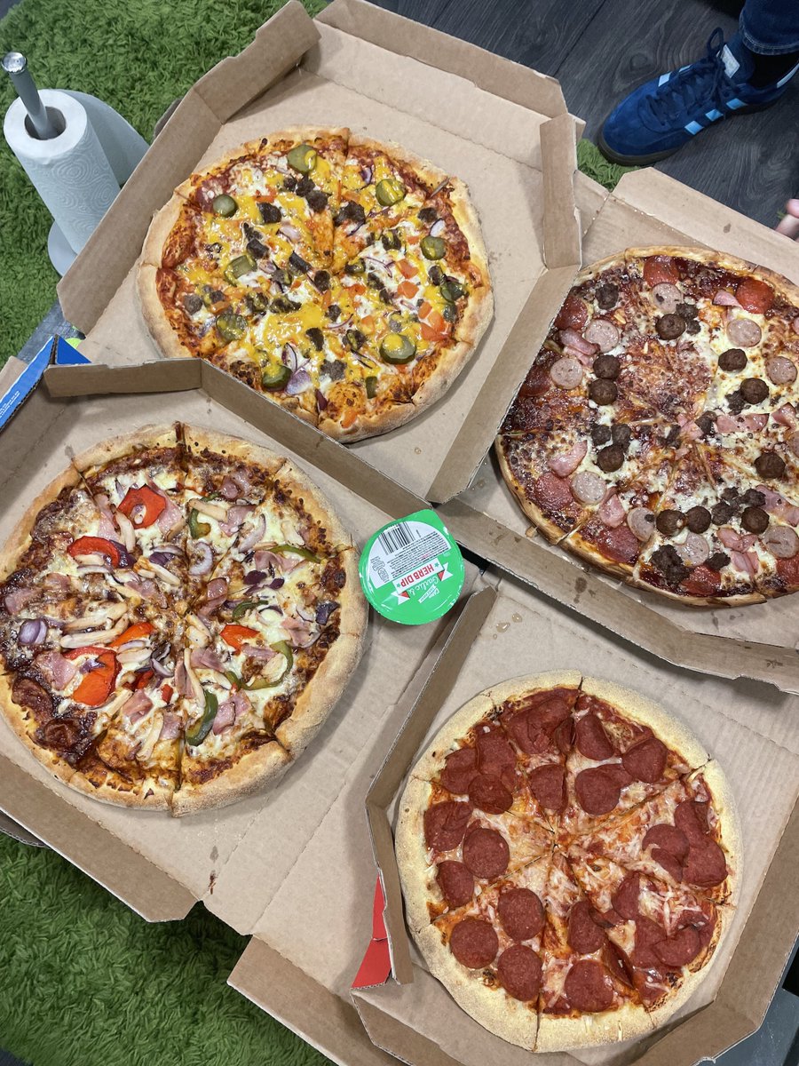 LimelyLtd's tweet photo. Happy Friday everyone 🎉
Team Limely have had a very busy week! But amongst all the designing and developing websites for our brilliant clients, we've made time for birthday celebrations and plenty of pizza 🍕
#fridayfeeling #webdesignagency #webdesignchester #behindthescenes https://t.co/aMSzcy9cqk