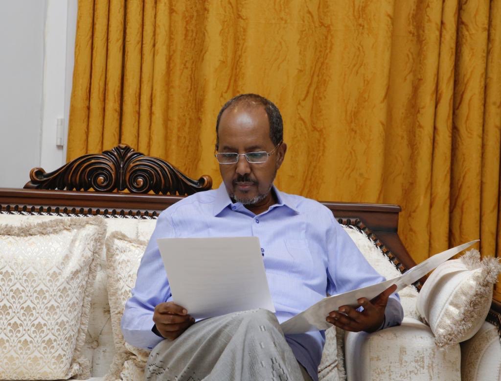 First Friday as President, since my re-election,I reflected on &amp; reviewed the priorities ahead of us. #Somalia is at crossroads &amp; we must take the path of progress &amp; prosperity for our own betterment. Somalia can go forward &amp; we can achieve our full potential if we work together.