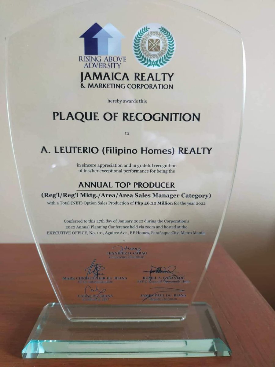 tonleuterio's tweet photo. Thanks to Jamaica Realty for recognizing Filipino Homes with this Plaque of Recognition. Our team sees this Annual Top Producer award as a validation of our hard work in serving our clients. 
To God Be The Glory!
#TopProducer
#Filipinohomes https://t.co/2jfY1ABYLo