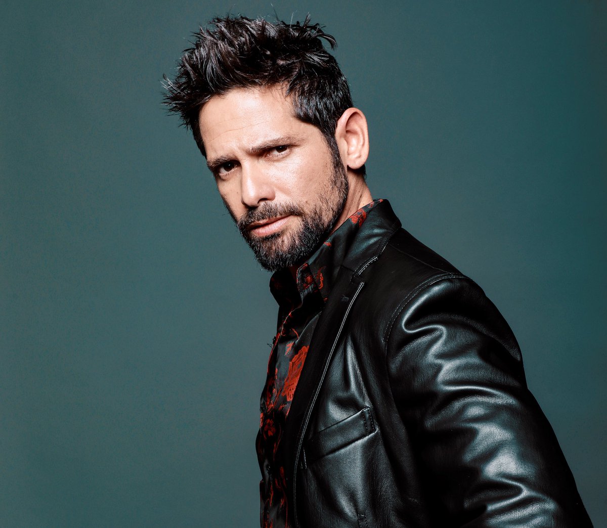 alteregoth's tweet photo. Estamos muy felices de anunciar la incorporación del actor @HarlysBecerra a la familia Alter Ego Talent House.
Bienvenido Harlys ♥️
#HarlysBecerra
#LlegaronDeNoche
#LaRedAvispa
#Fariña
#BountyHunters
#VisAVis
#Actor
#AlterEgoTalentHouse https://t.co/Q5Qqfi4tKg