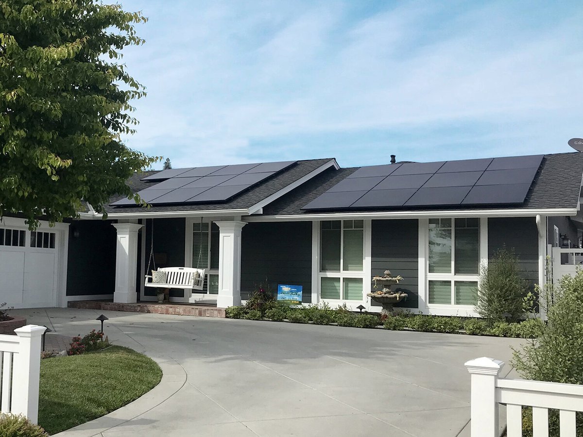 SolariaCorp's tweet photo. Take a look at our project gallery to see Solaria Solar Panels in action all around the country: https://t.co/dZZIKSheGg
#SolarInstallation #PowerXT #SolarPanels https://t.co/WpWfLJKxCc