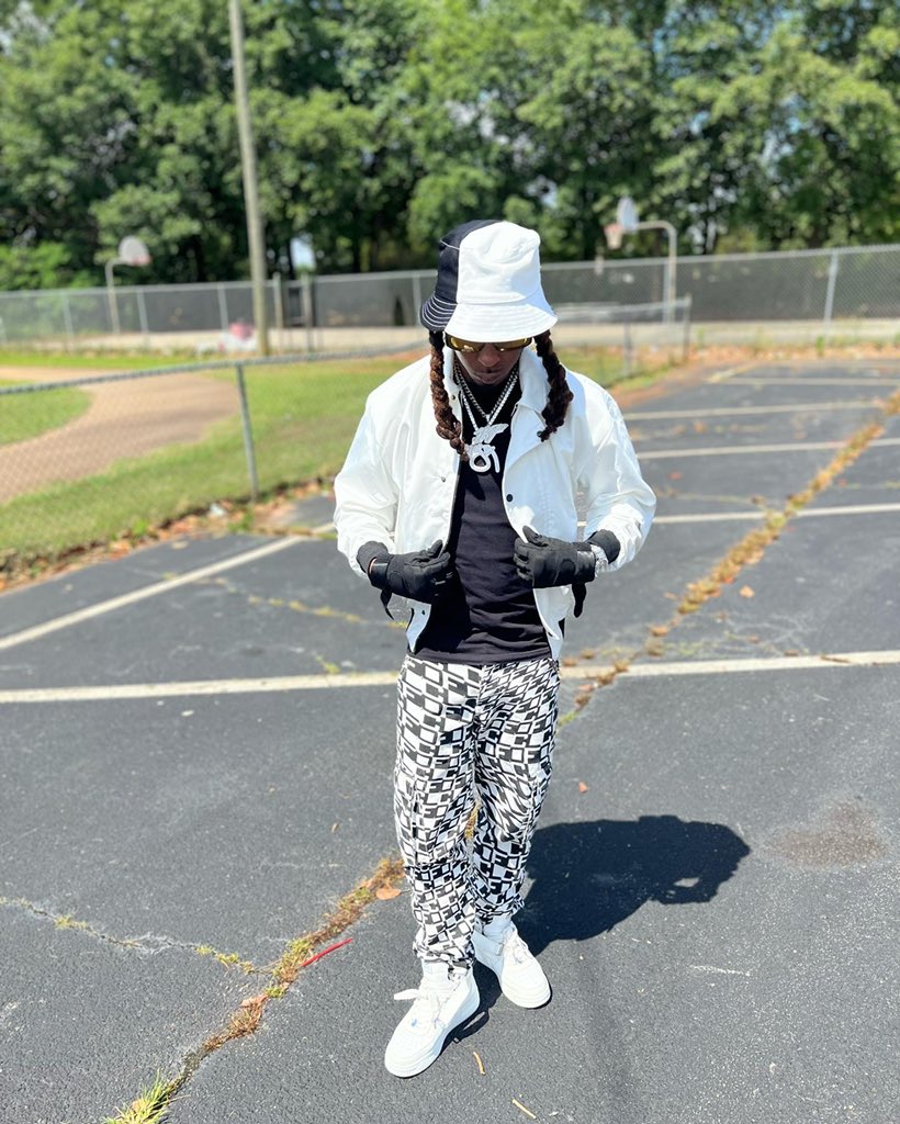 1kphew's tweet photo. Why does he keep saying “Gospel Rap Is Back??”😖 https://t.co/RSQgCt2aqZ