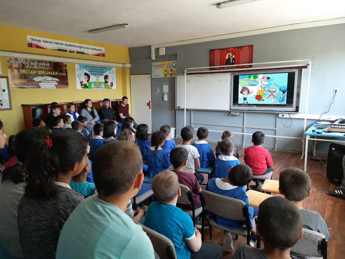 k_sehit's tweet photo. “Minik Minik Ellerim, Susuz Büyümez Düşlerim” adlı tiyatro oyunu ile öğrencilerimize “Su Tasarrufu” ile ilgili farkındalık oluşturan DESKİ personelleri ve tiyatro grubuna teşekkür ederiz. @AbdulkadrSahn @KaleKaymakamlig @osmanzolan @denizlibld @ekicis20 @denizlimem @totak2066 https://t.co/jFv4zLK3bS