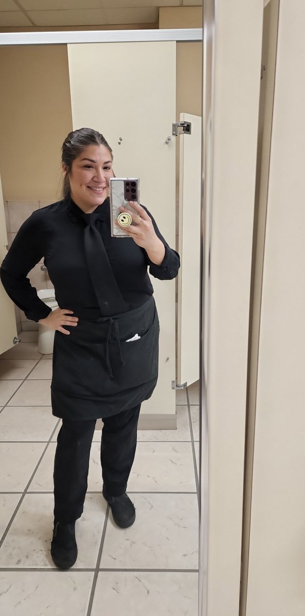 imjustaliciaa's tweet photo. 6 months in to this year, here are some my favorite bartending pics so far. #Festie #TravelingBartender #Blessed https://t.co/XSRtP0HFtY
