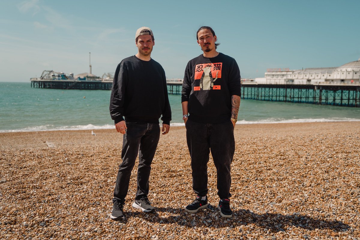 kill_strings's tweet image. Still longing for that beach in #brighton and @greatescapefest ... Also tried to look cute for once instead of the usual resting bitch face.
📷captured by the lovely @georgeambrown
#killstrings #letmedream #AlternativeRock #alternativerock #tge22 #fenderguitars #kemperamps
