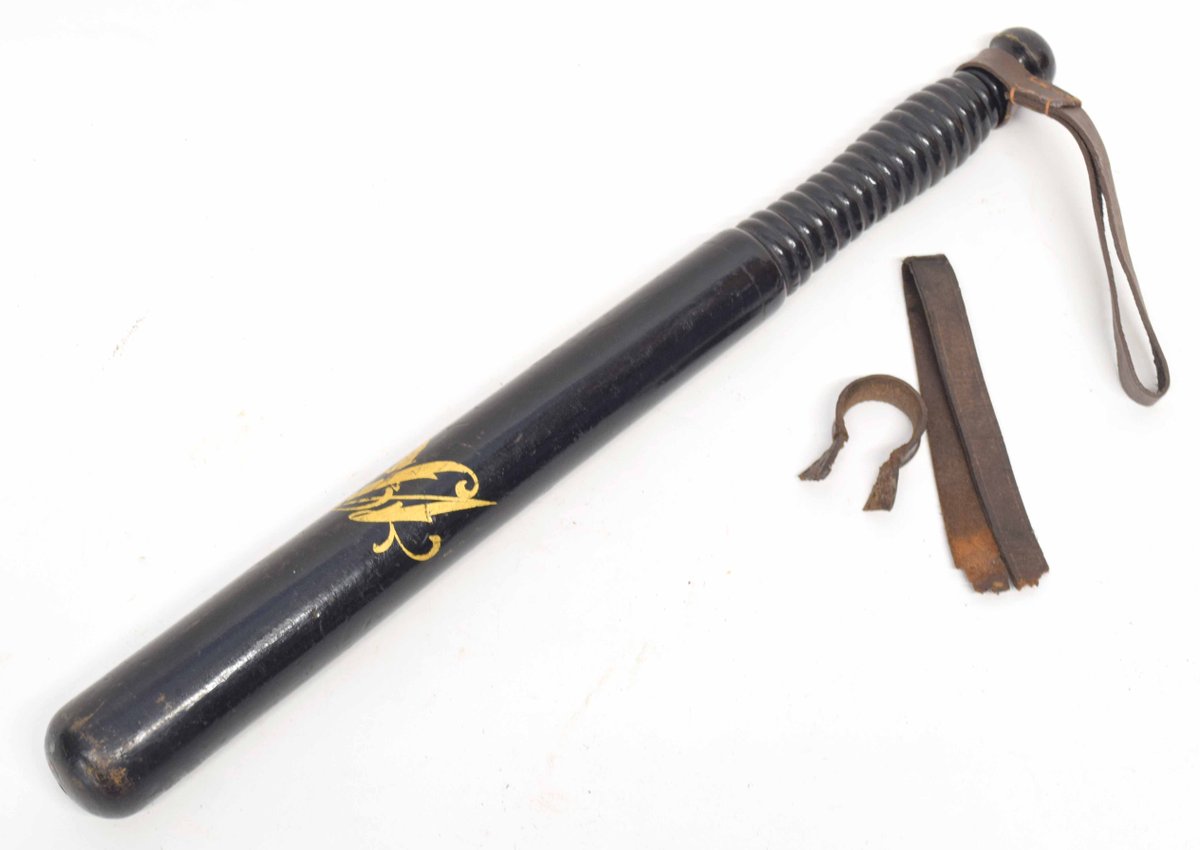 KeysAuctions's tweet photo. Hello, Hello, Hello!  

This Victorian wooden Police truncheon with a painted/gold leaf cipher goes under the hammer in our Medals, Militaria and Coins Sale on Tuesday 31st May, with a pre-sale estimate of £40-£60.

Full details here: https://t.co/GoQWhXR4qj https://t.co/DQrCNzUJDF