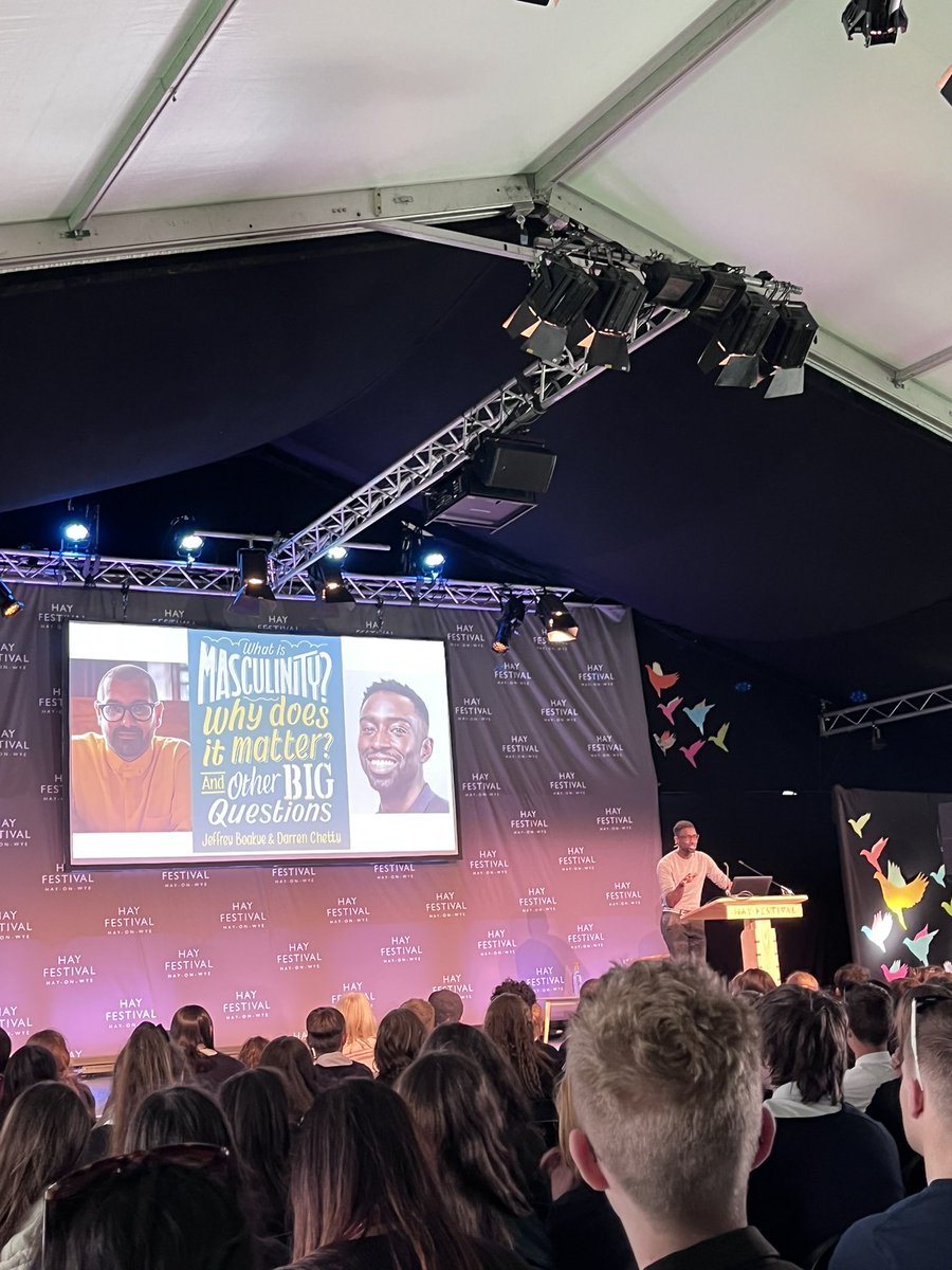 Bryn_English's tweet photo. What a way to end the half term @hayfestival ! Books and sunshine- what could be better? 📚☀️
#louisareid #laurabates #jeffreyboakye #alexwheatle https://t.co/7iH65UlSVA
