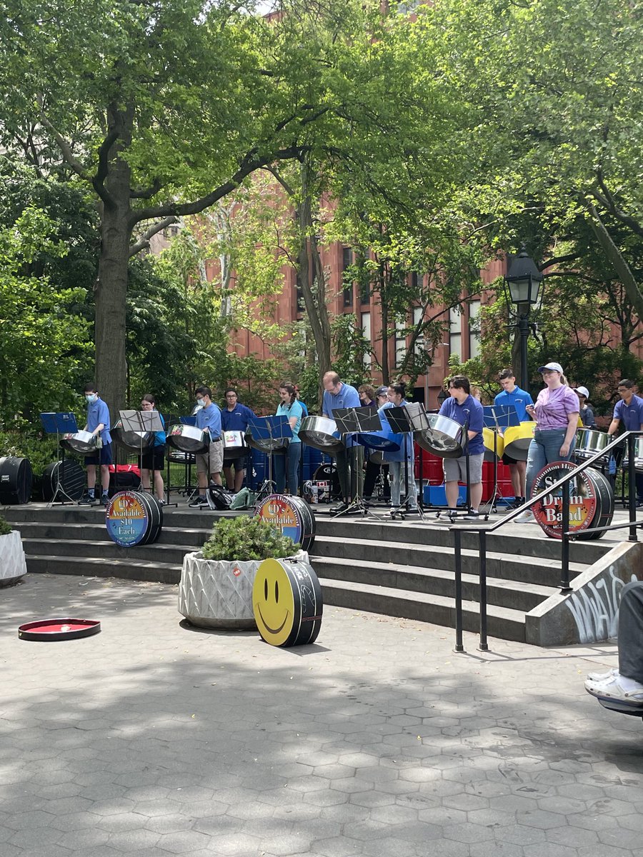 The Juice Blenders shaking up Washington Square park ⁦<a href="/Kevin_Richman/">Kevin J Richman</a>⁩ ⁦<a href="/PaulVVesci/">Paul Vesci</a>⁩ #BPatriotproud